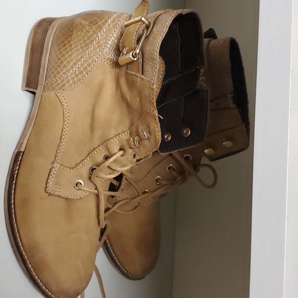 Shoe